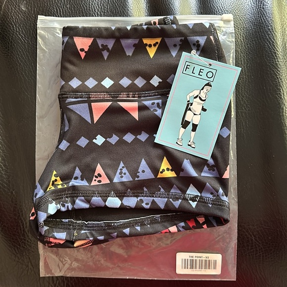 FLEO Shorts - Picture 4 of 4